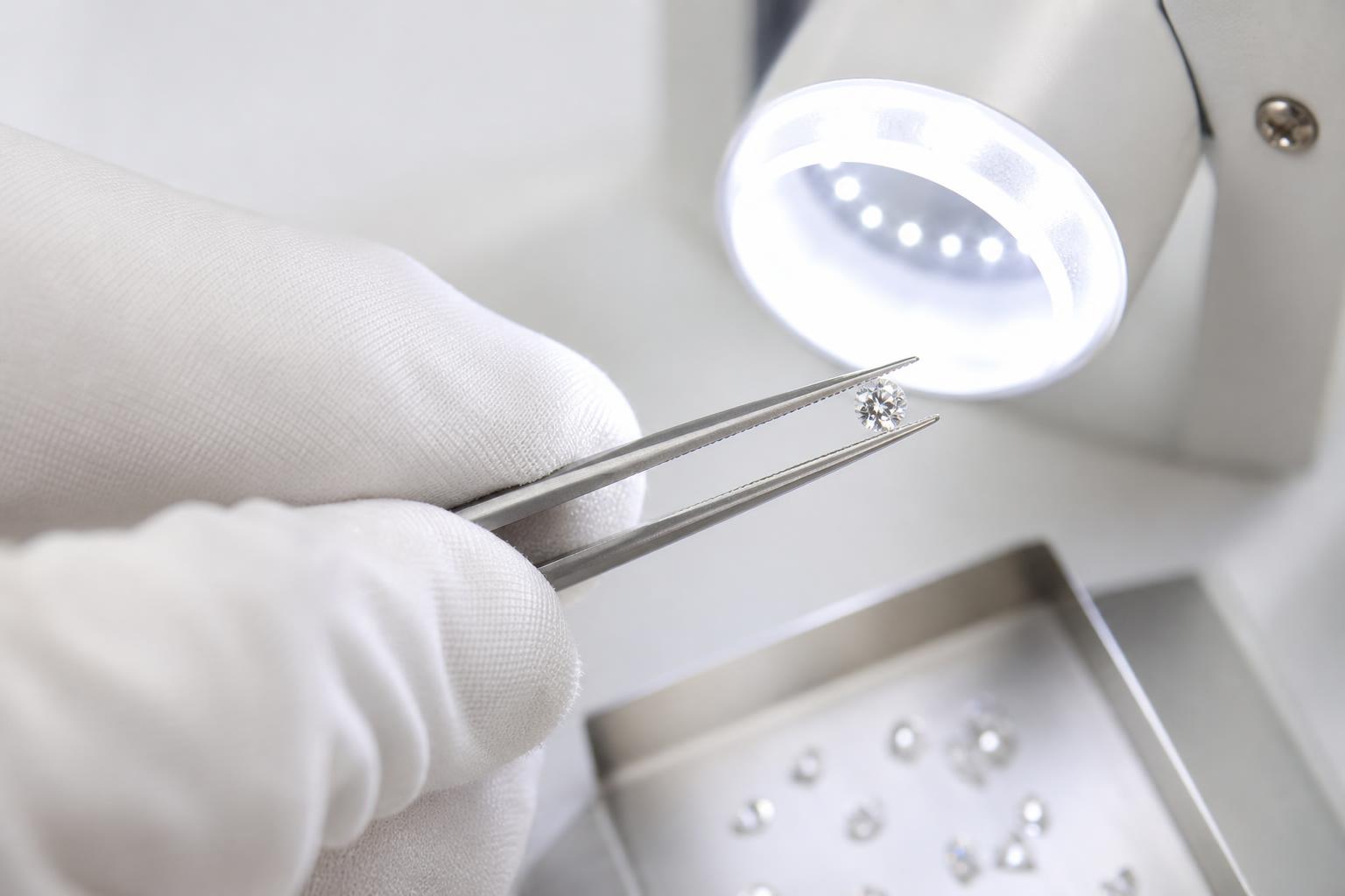 HPHT lab-grown melee diamonds under inspection